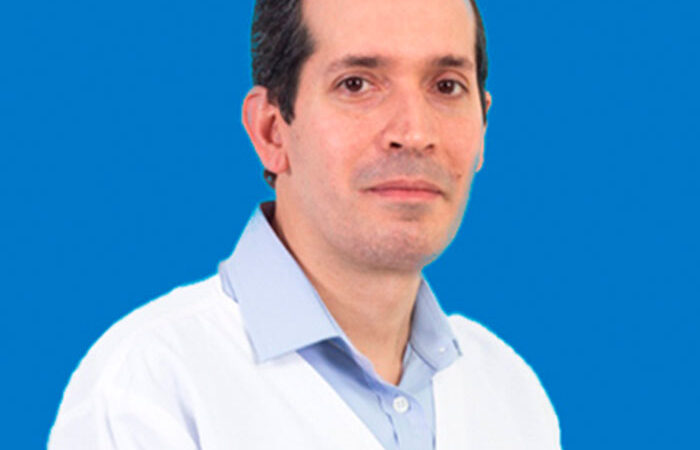 Dr. Alejandro Carvajal Obando